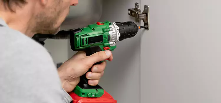 Commercial Door Hinge Repair Chateauguay